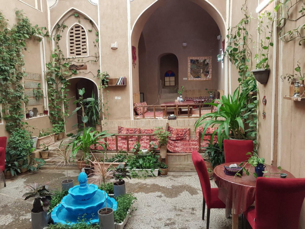 اقامتگاه بومگردی شهرزاد یزد فضای داخلی اقامتگاه 1 اقامتگاه بومگردی شهرزاد یزد فضای داخلی اقامتگاه 1