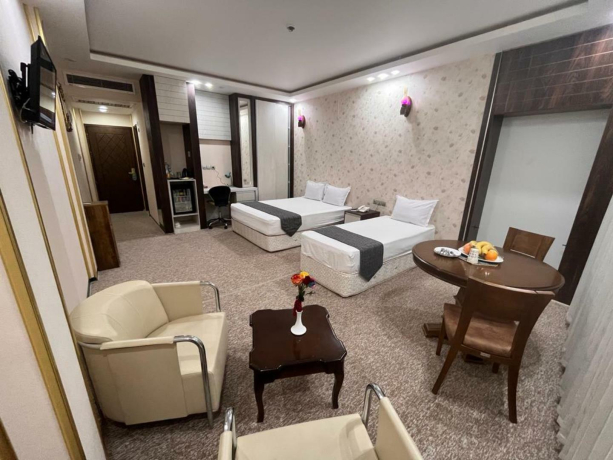 هتل مهربد فیروزه یزد اتاق سه تخته 4 هتل مهربد فیروزه یزد اتاق سه تخته 4