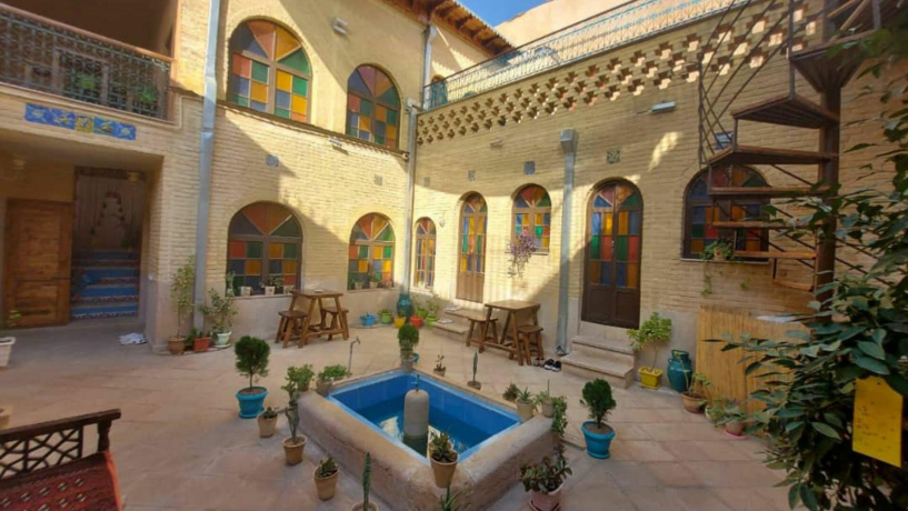 اقامتکاه بوم گردی یادمان شیراز فضای داخلی 1 اقامتکاه بوم گردی یادمان شیراز فضای داخلی 1