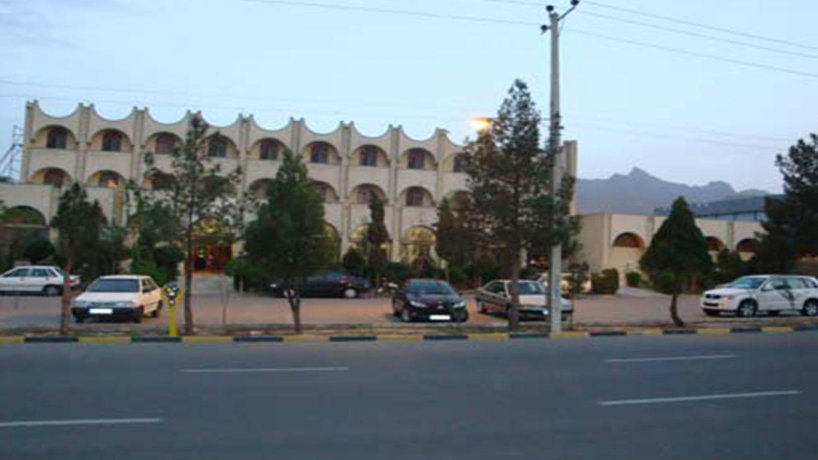 هتل شیرکوه تفت نمای بیرونی هتل شیرکوه تفت نمای بیرونی