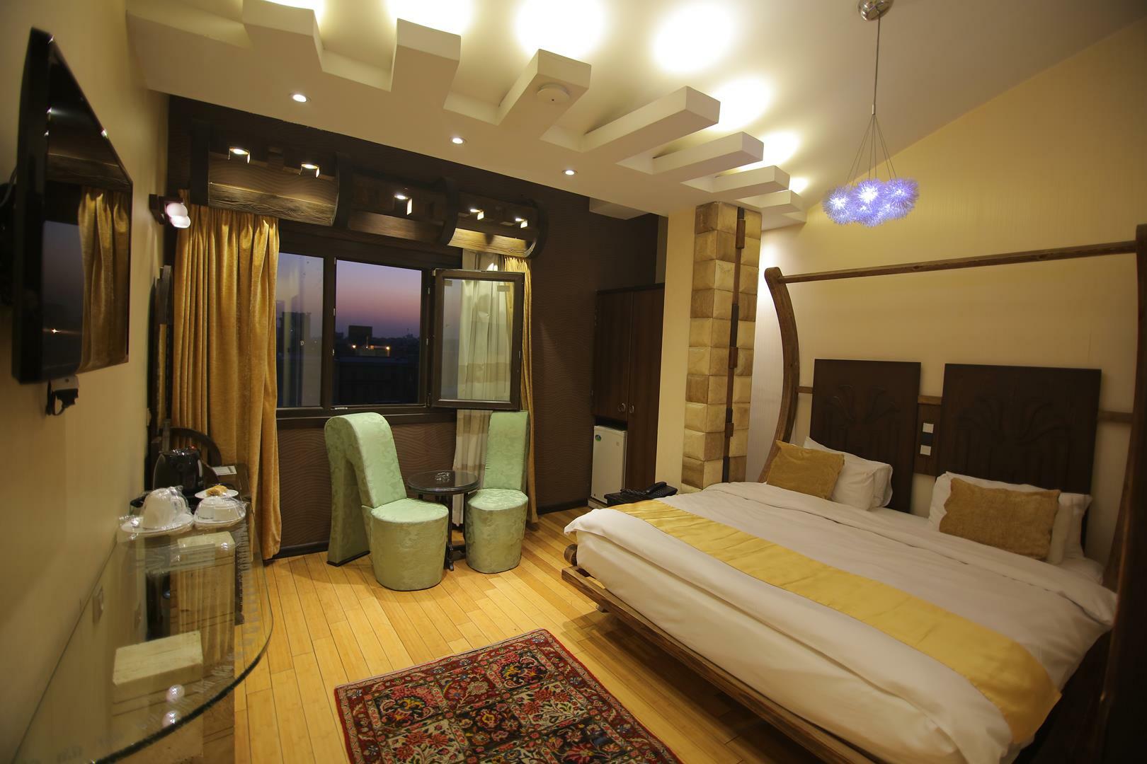 Ferdowsi Grand Hotel