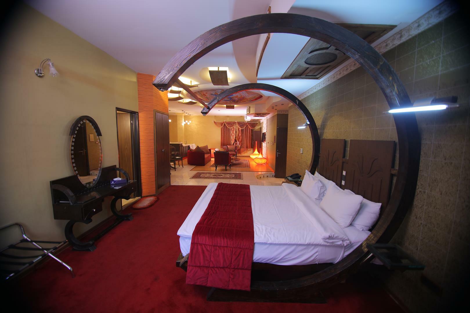 Ferdowsi Grand Hotel