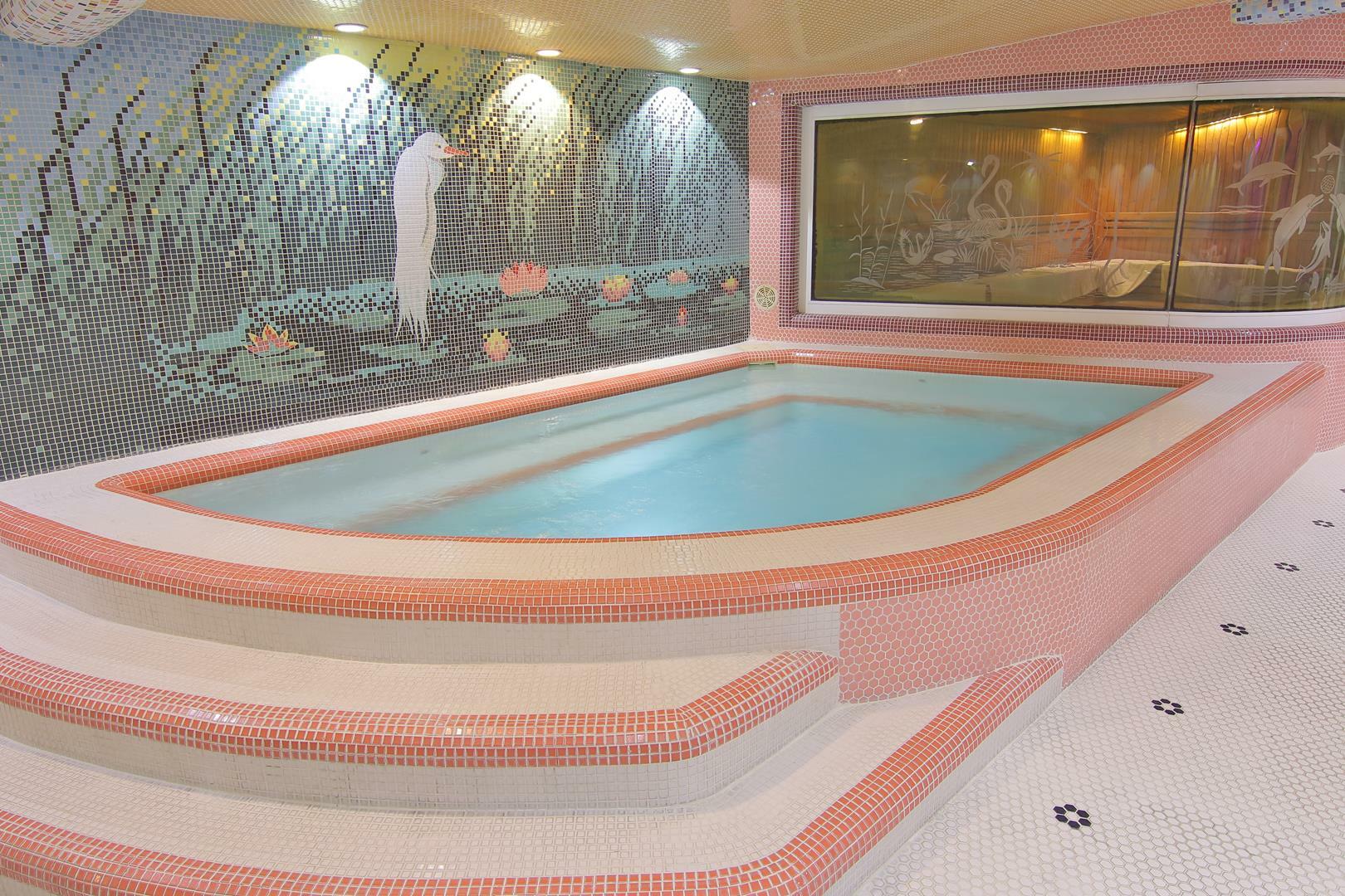 Ferdowsi Grand Hotel