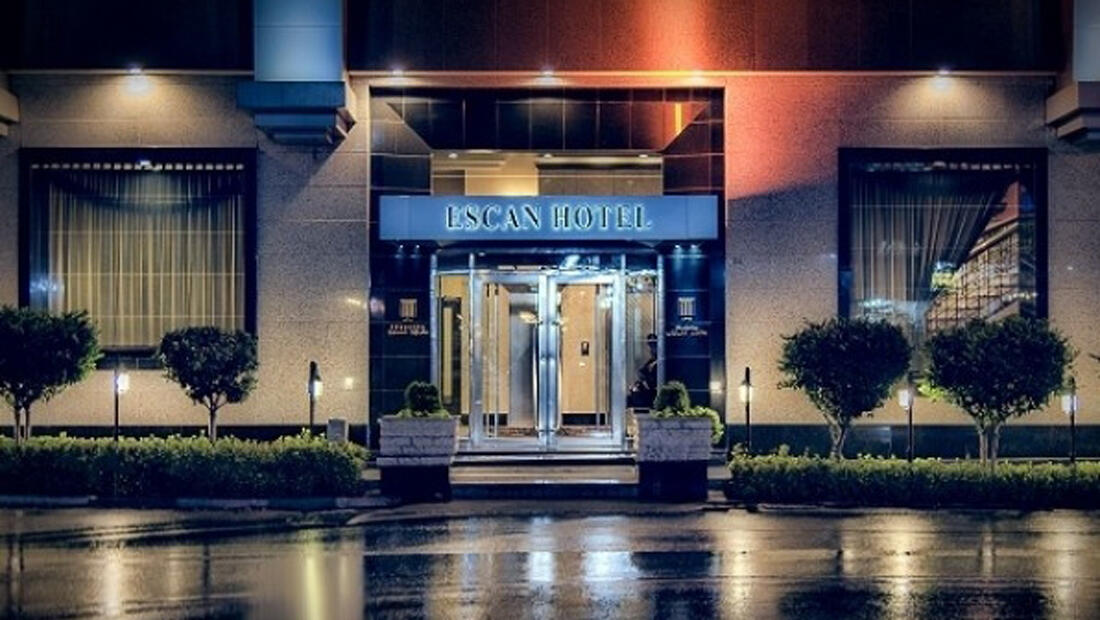 Eskan Forsat Hotel
