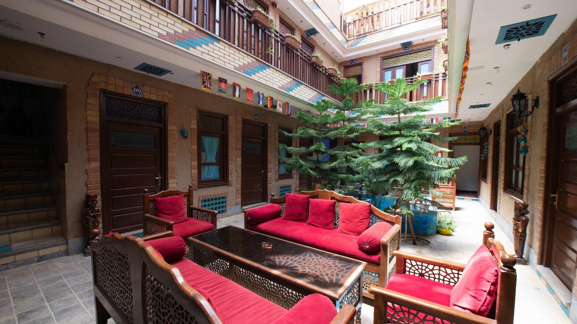 Ordibehesht Inn, Isfahan