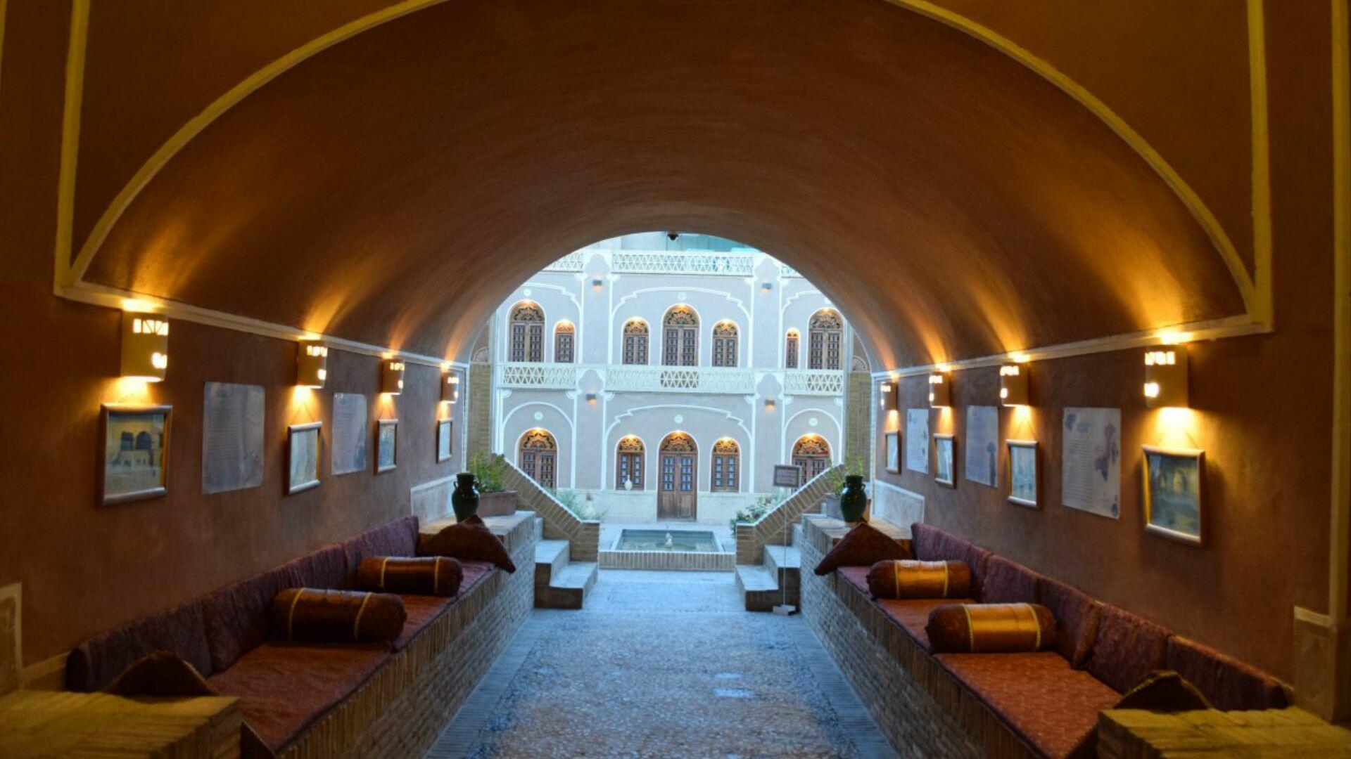 Moshir Caravanserai, Yazd