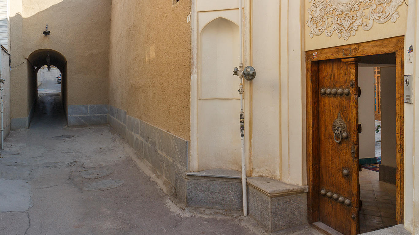 Khan Neshin, Isfahan