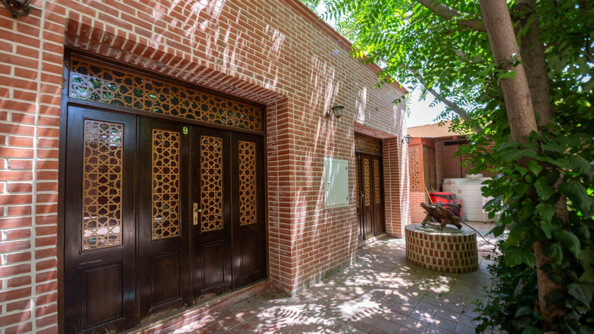 Ario, Isfahan
