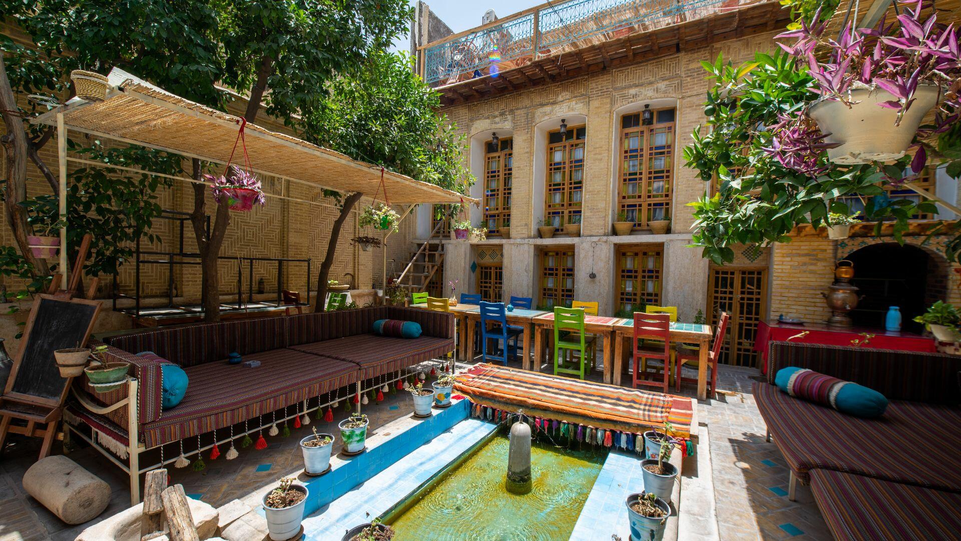 Haft Rang, Shiraz