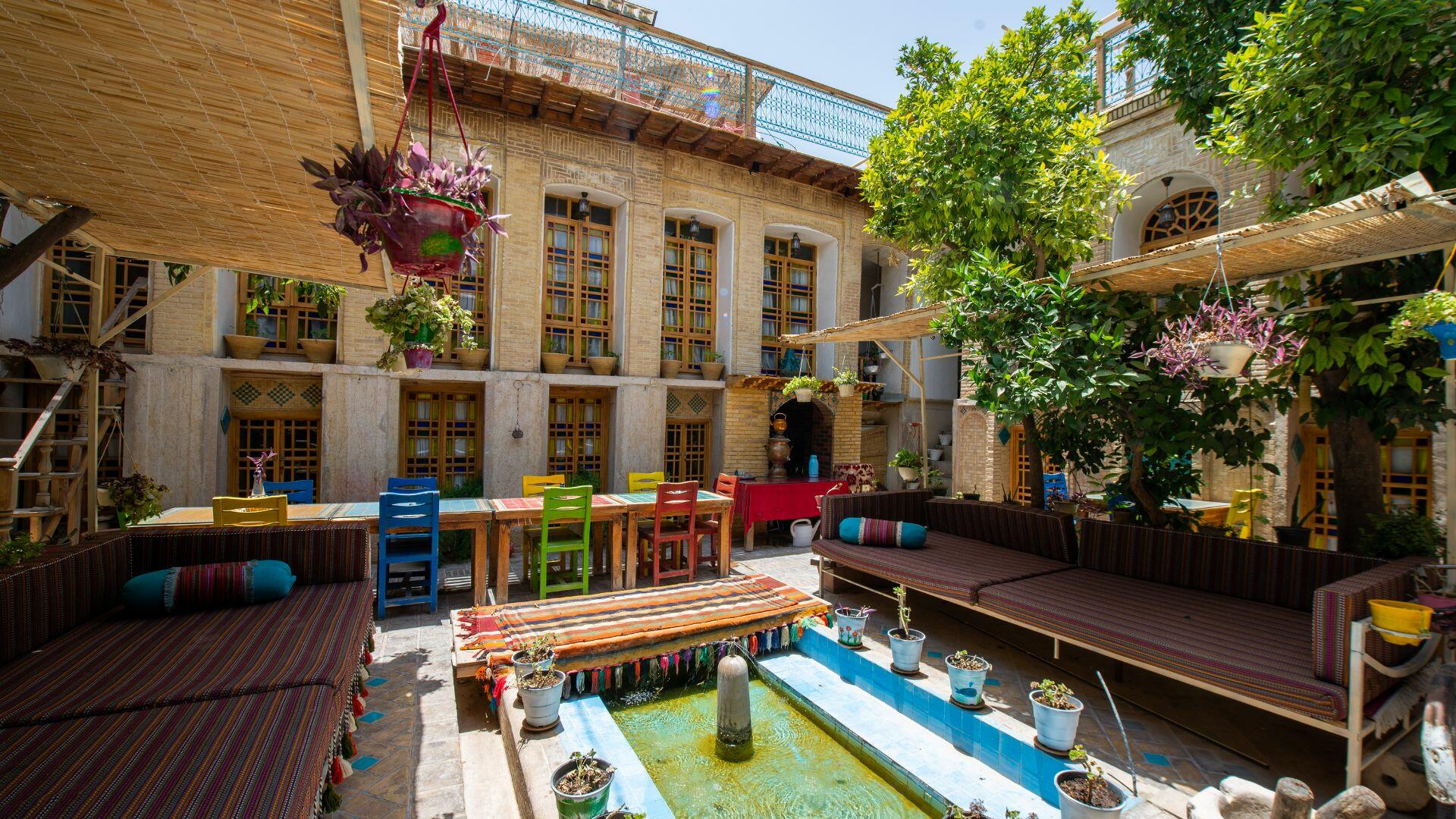 Haft Rang, Shiraz