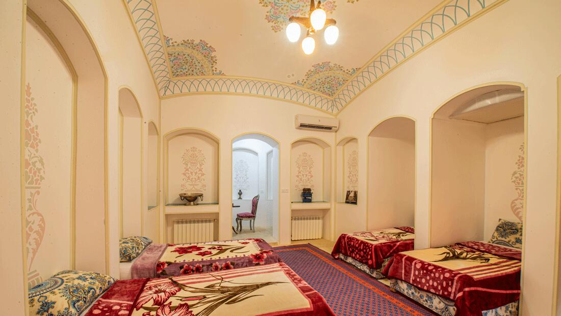 Amir Al-Saltaneh, Kashan