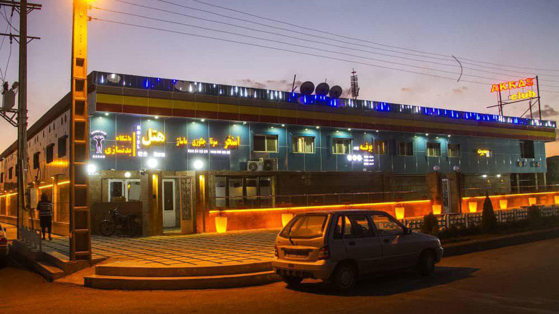 آکراس