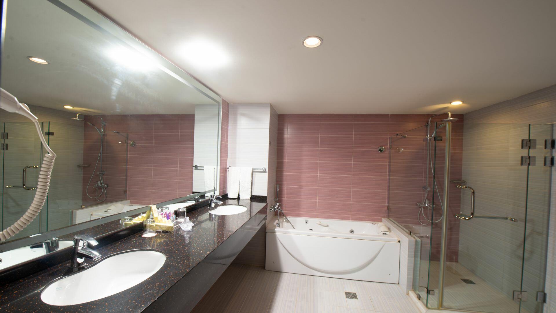 Parsian Kowsar Hotel