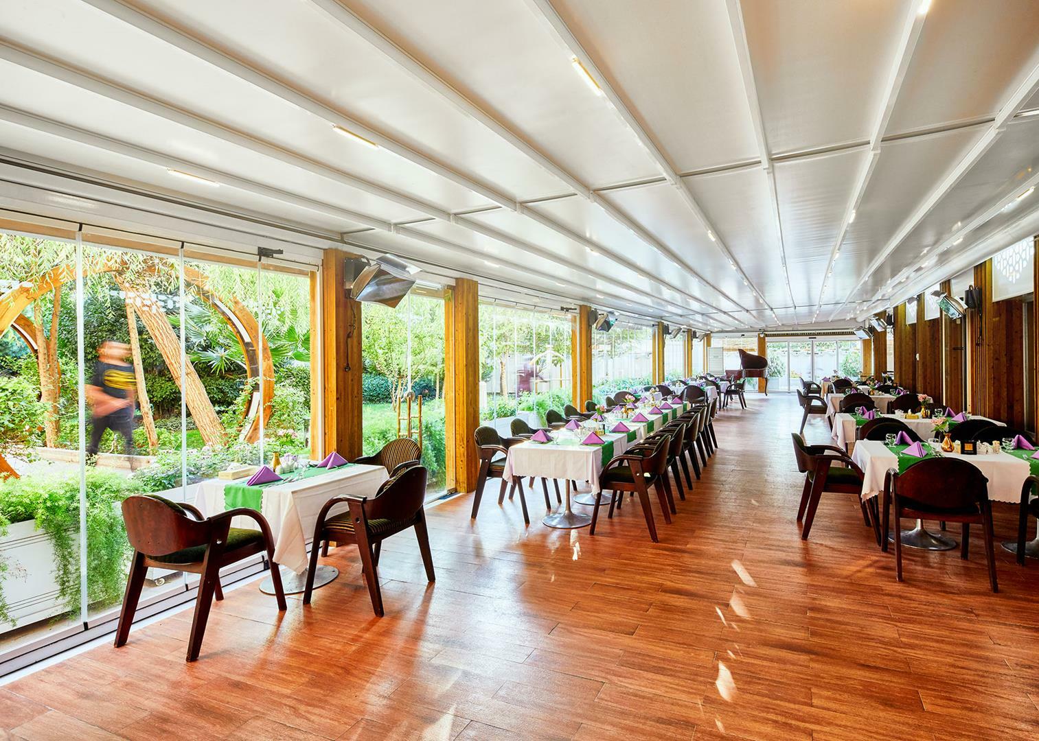 Parsian Kowsar Hotel