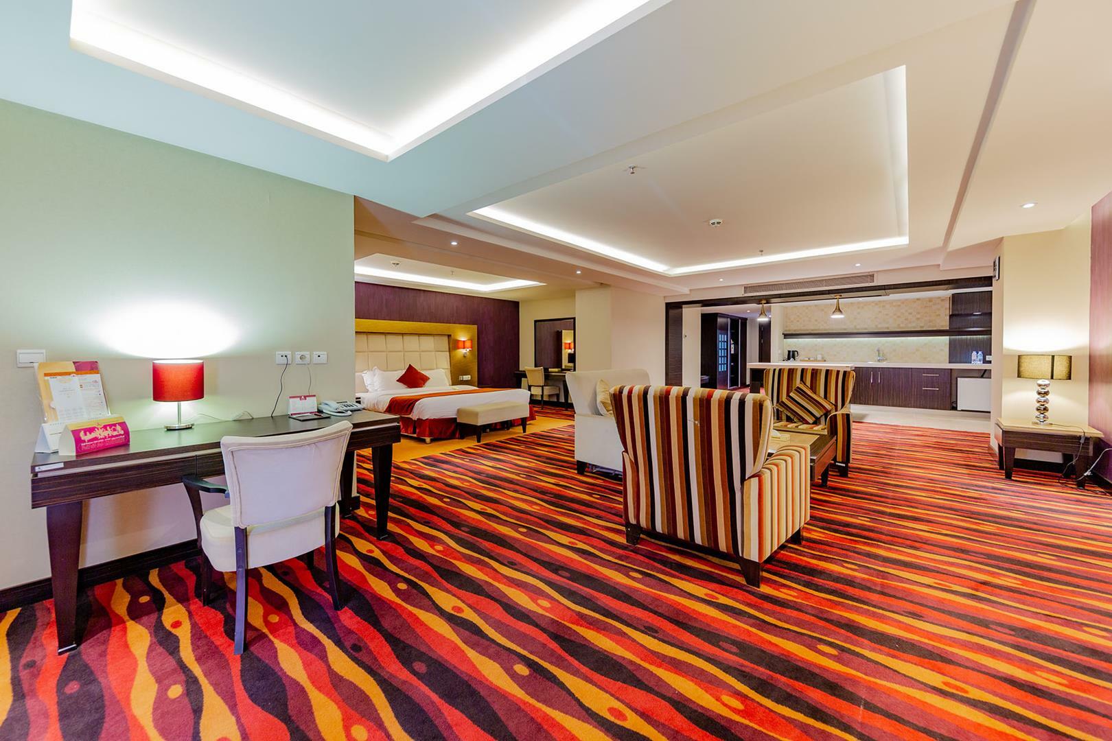 Parsian Kowsar Hotel