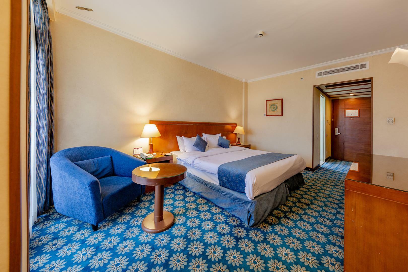 Parsian Kowsar Hotel