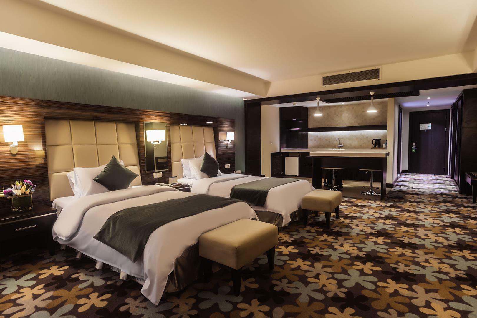 Parsian Kowsar Hotel