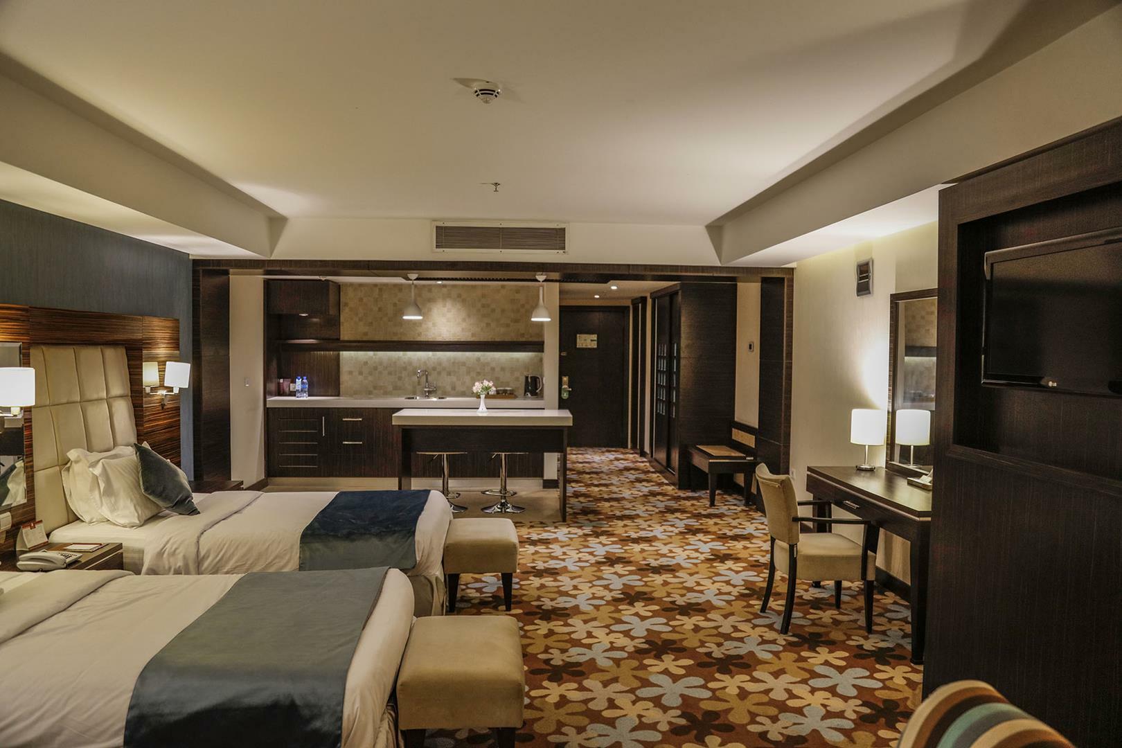 Parsian Kowsar Hotel