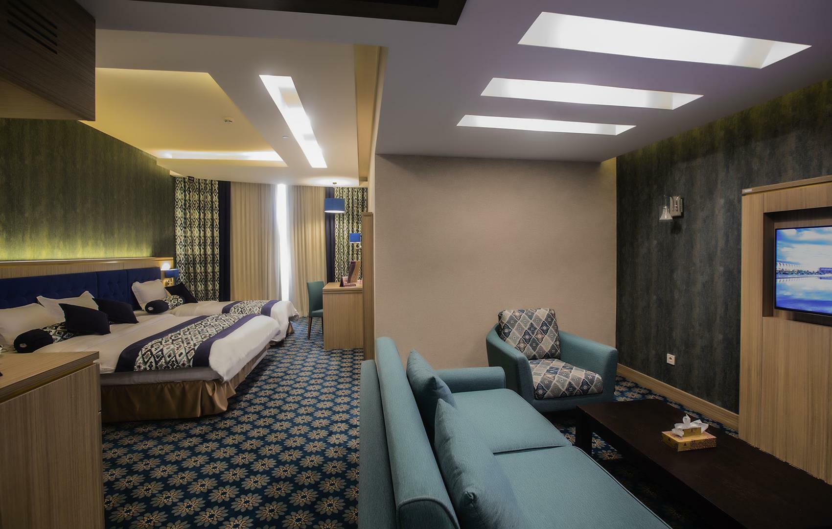 Parsian Kowsar Hotel