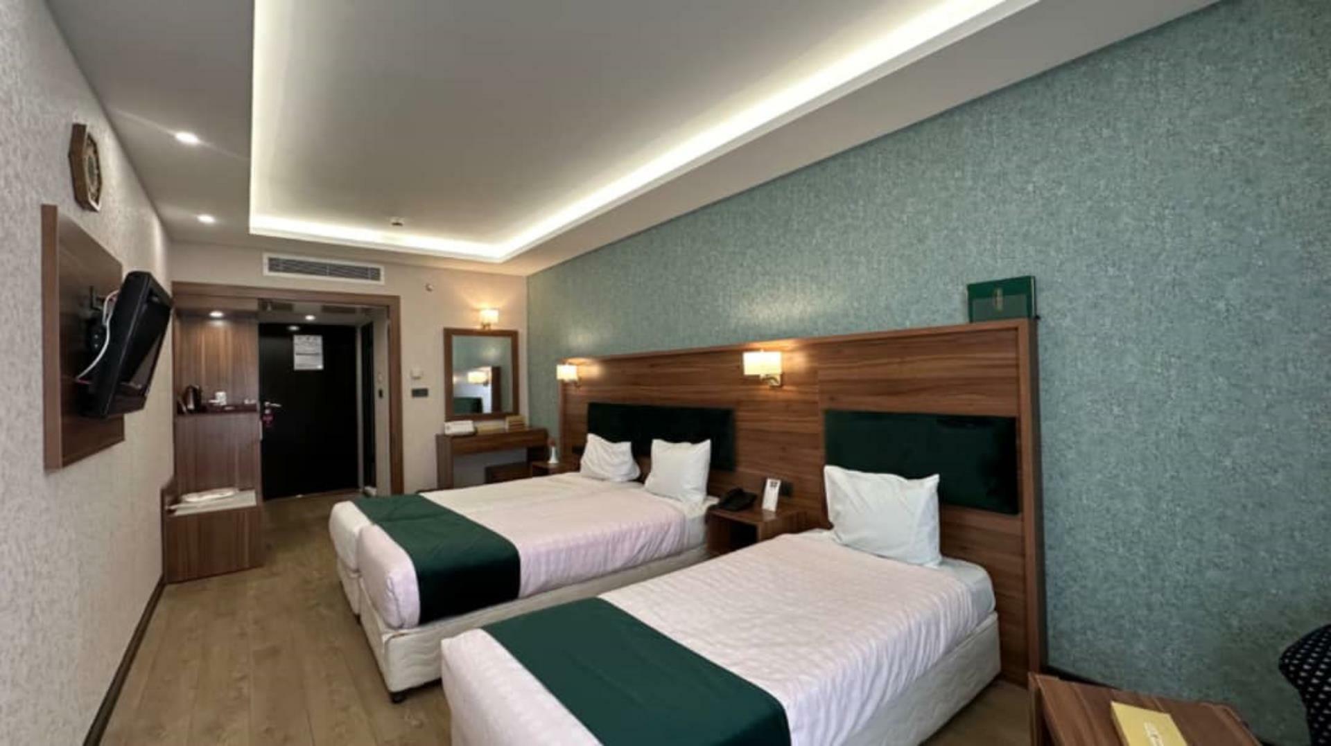 Parsian Ali-Qapu Hotel