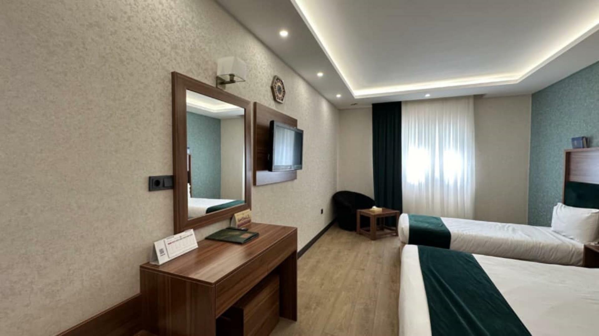 Parsian Ali-Qapu Hotel