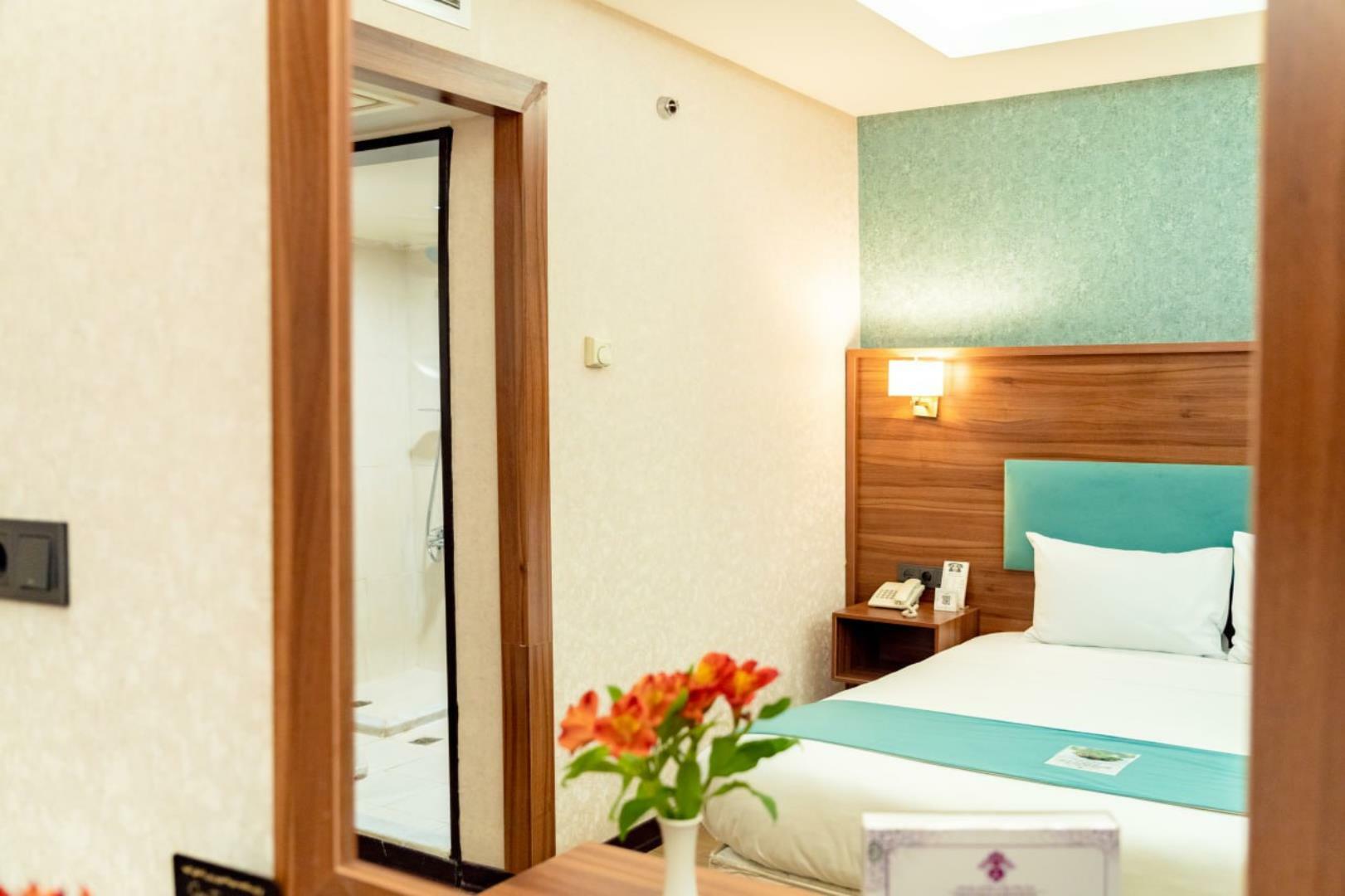 Parsian Ali-Qapu Hotel