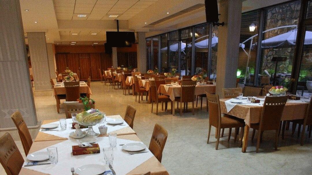 Piroozi, Isfahan