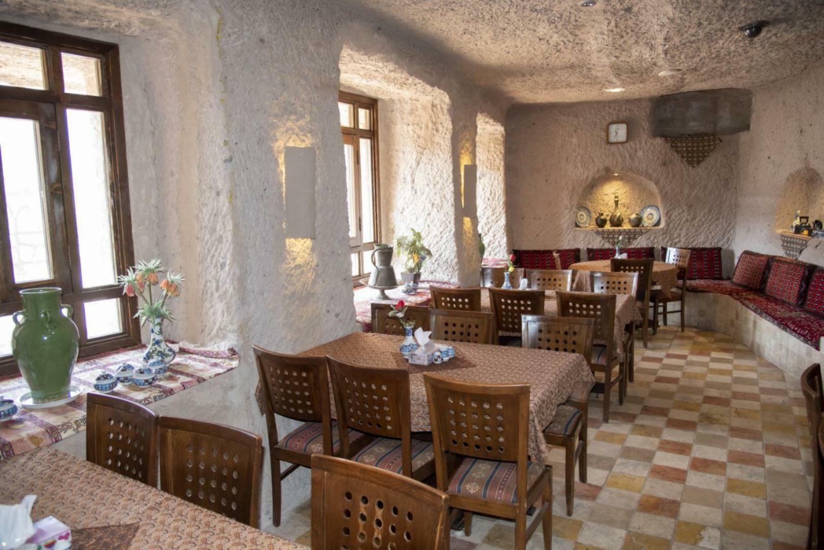 Laleh Kandovan Hotel