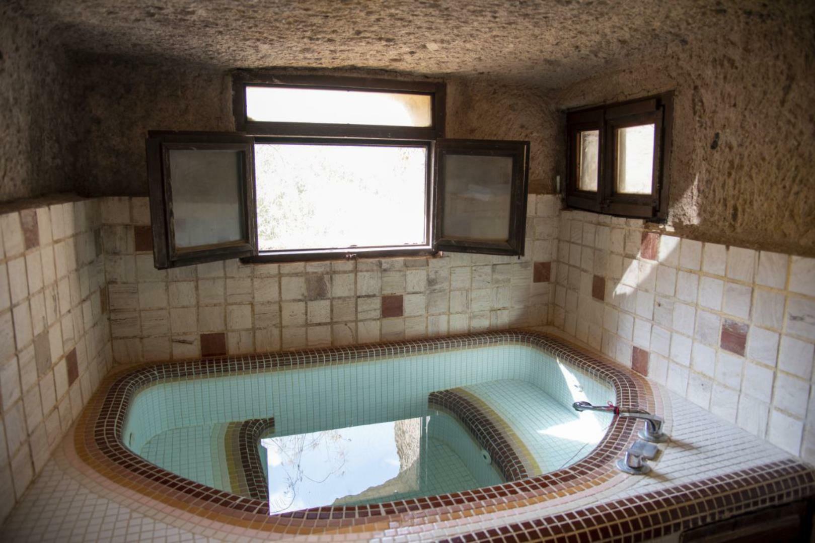 Laleh Kandovan Hotel
