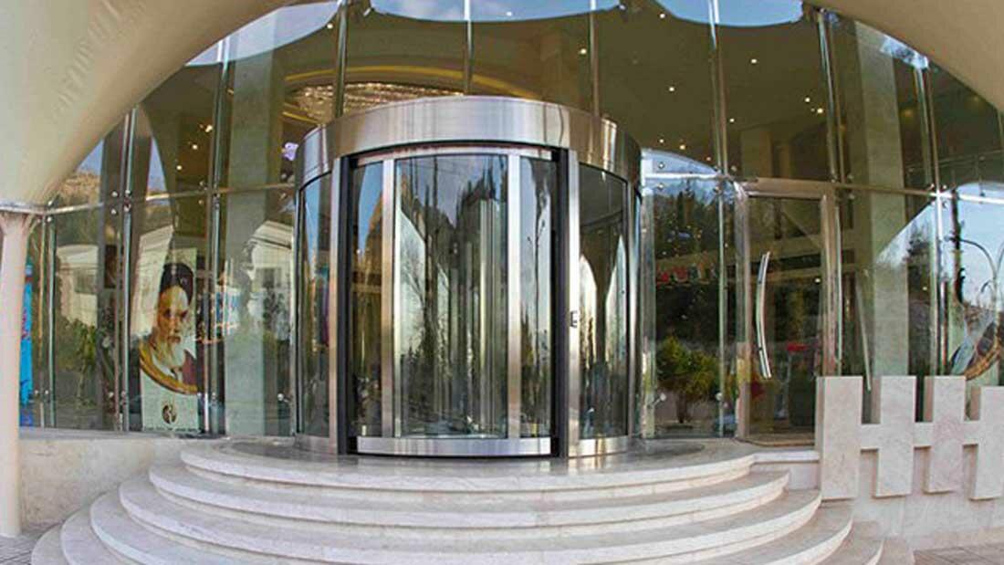 Royal, Shiraz