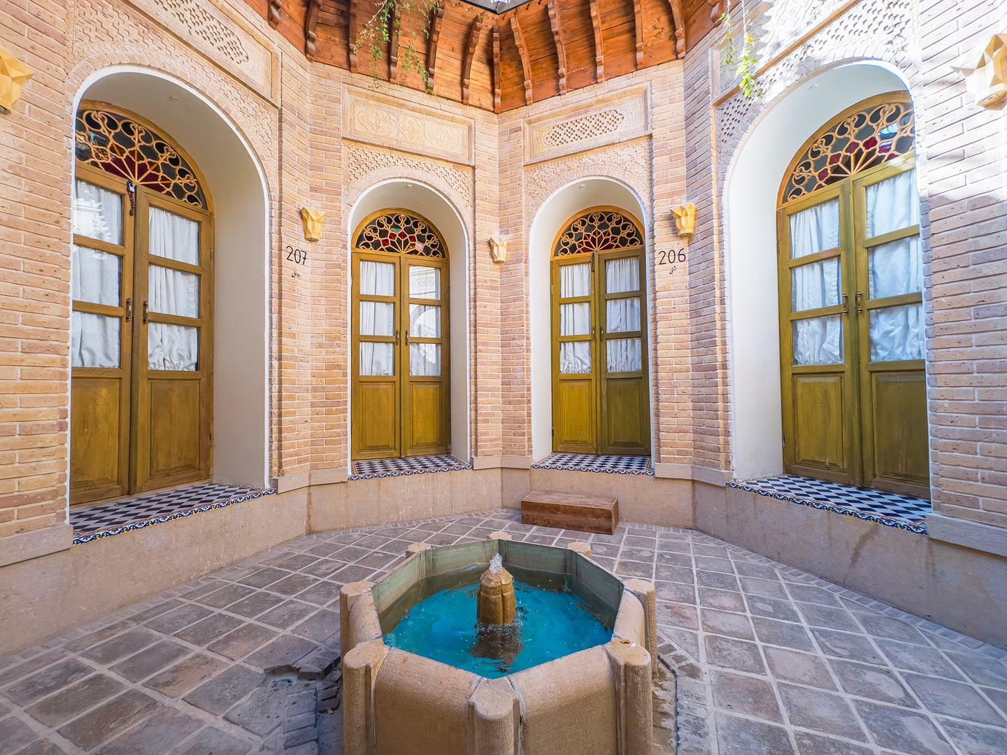 Iran Mehr, Shiraz