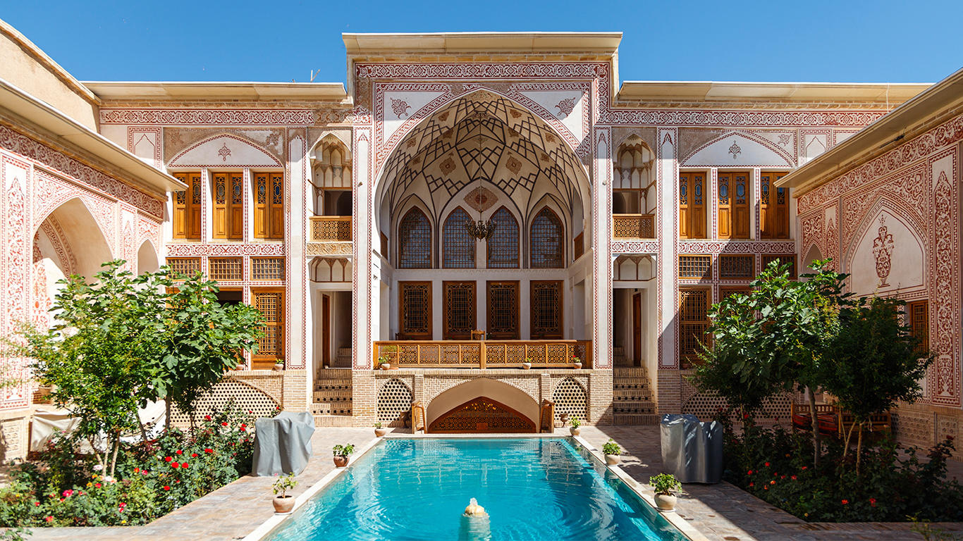 Mahinestan Raheb Hotel