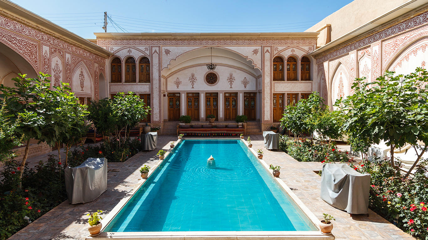 Mahinestan Raheb, Kashan