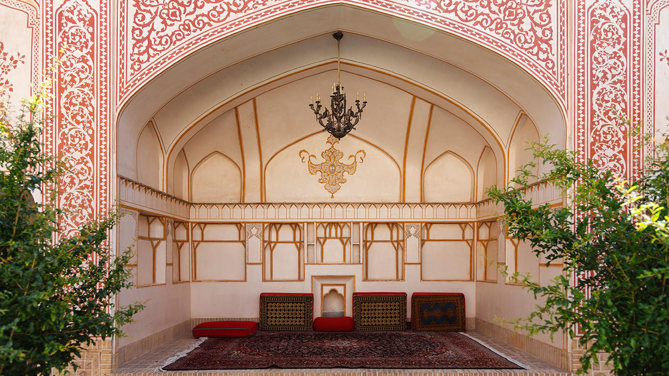 Mahinestan Raheb, Kashan