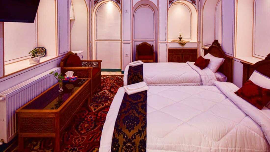 Yas Isfahan Hotel