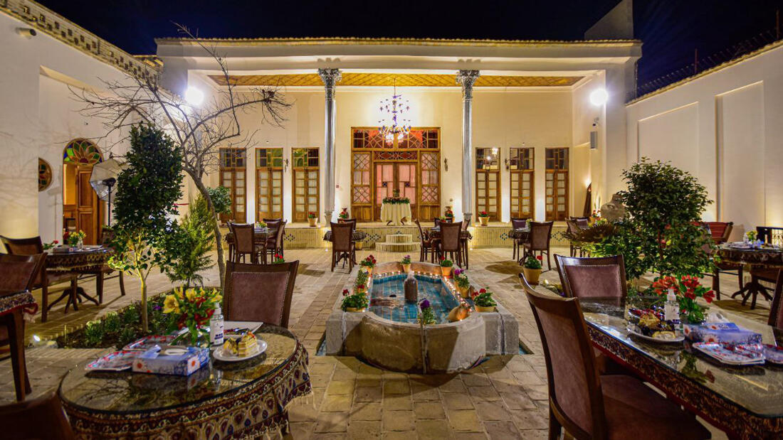 One Thousand and One Night Of Chahar Bagh Hotel