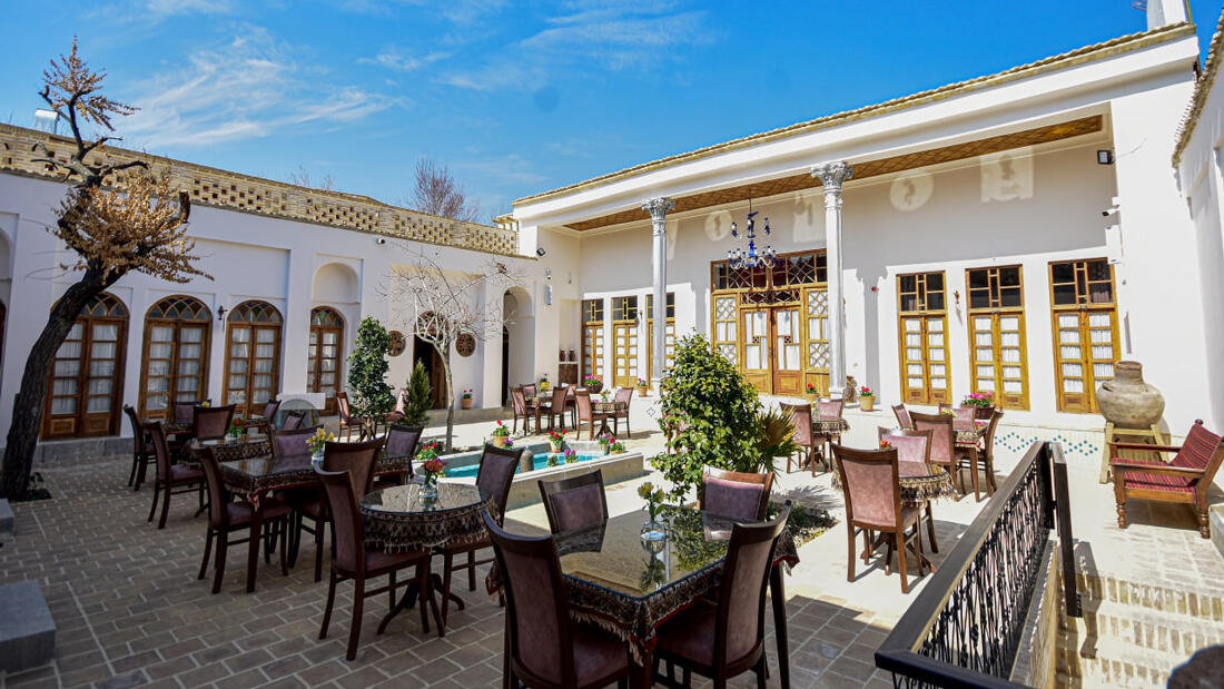 One Thousand and One Night Of Chahar Bagh Hotel