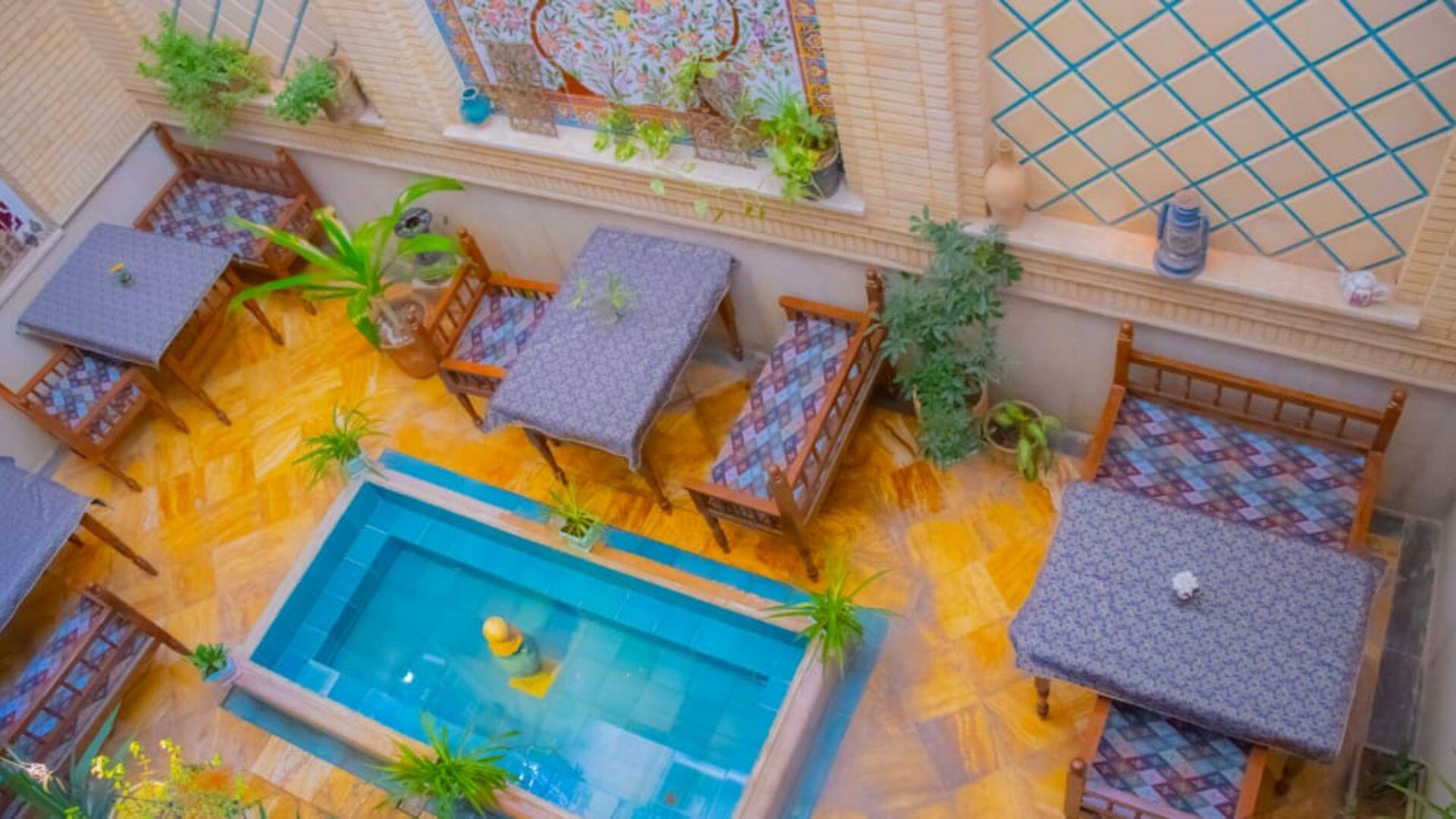 Gol Afra, Shiraz