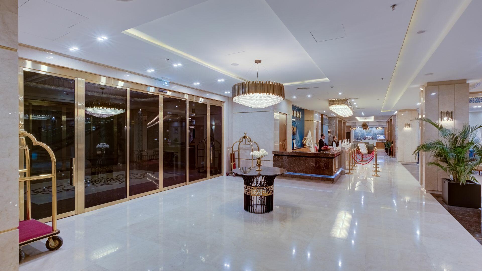 Khursheed-e-Hashtom Rauf Kowsar Hotel