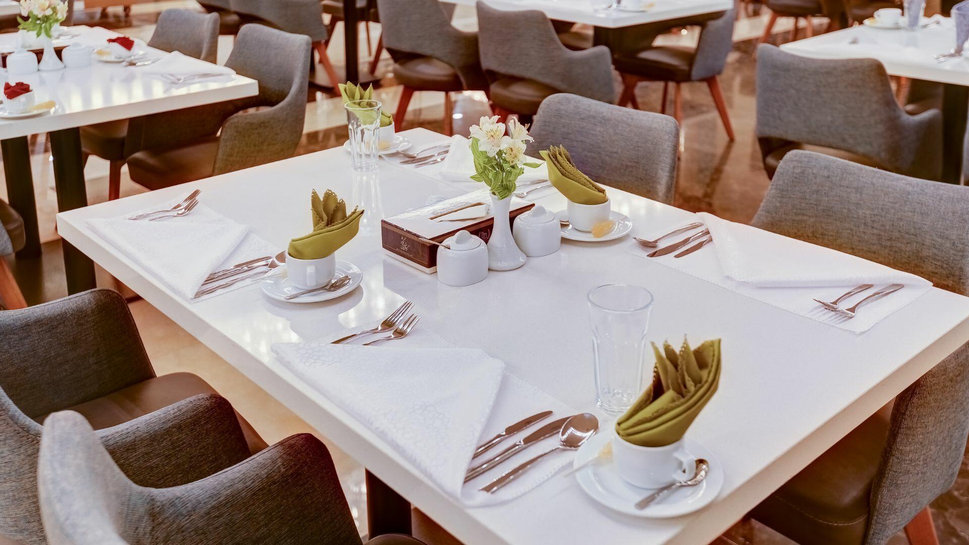 Khursheed-e-Hashtom Rauf Kowsar Hotel