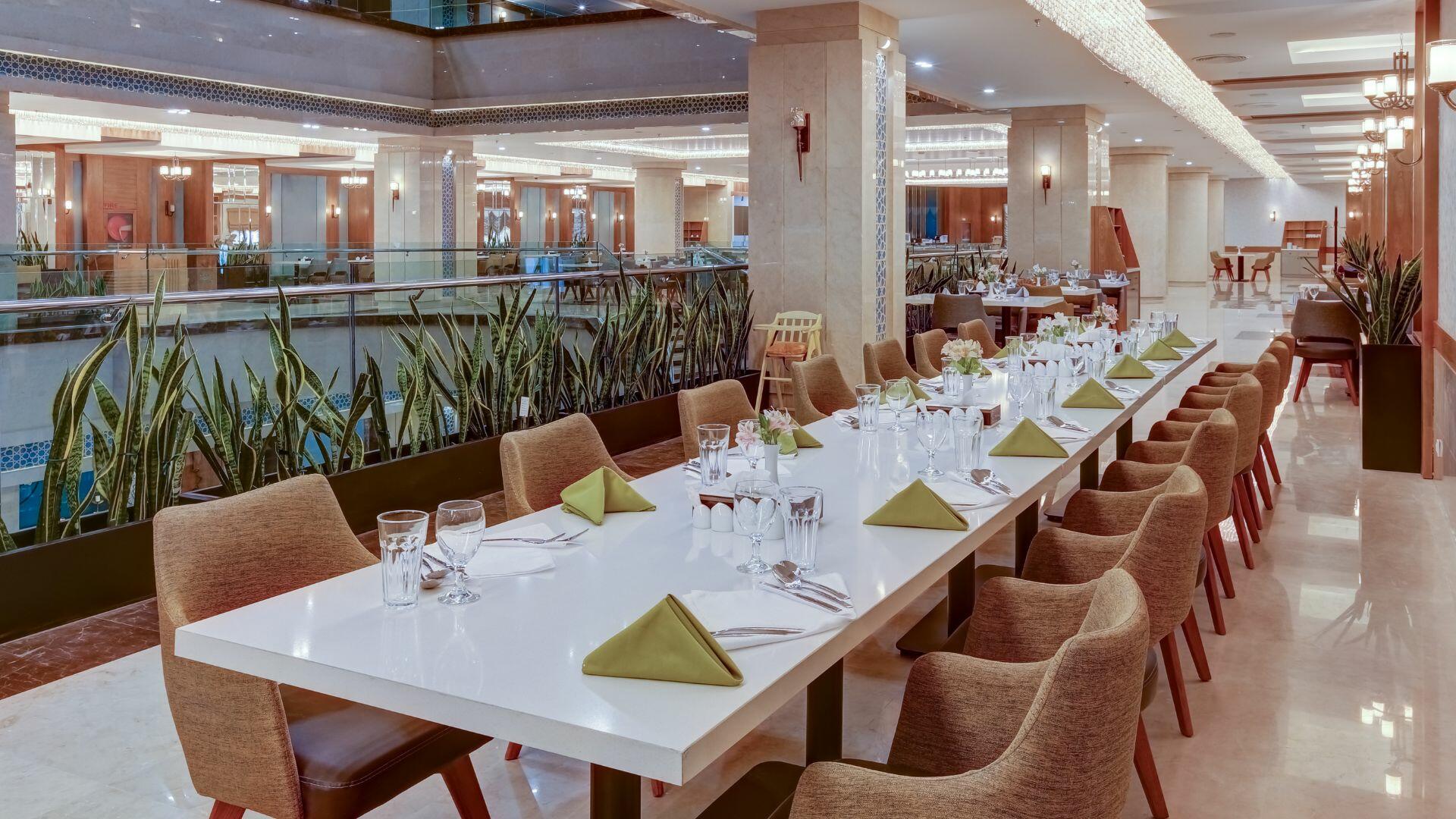 Khursheed-e-Hashtom Rauf Kowsar Hotel