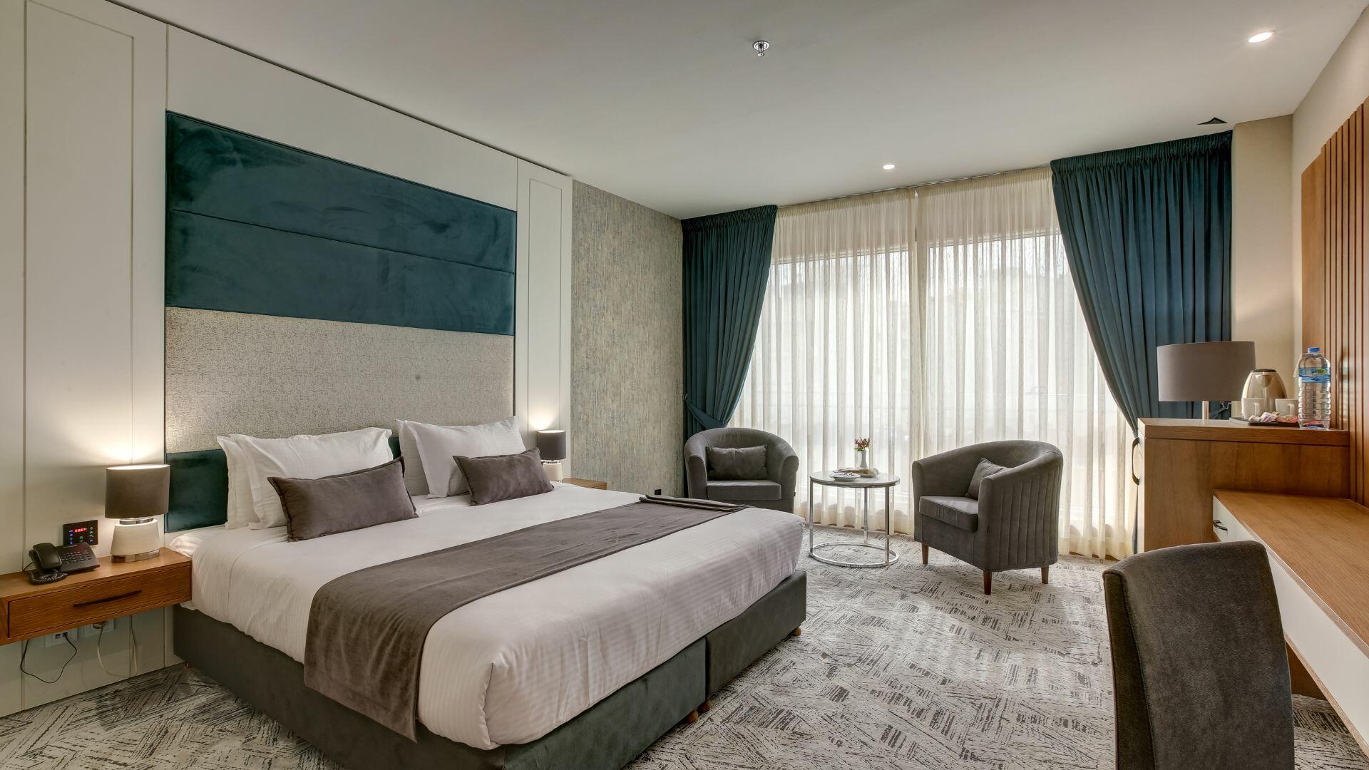 Khursheed-e-Hashtom Rauf Kowsar Hotel