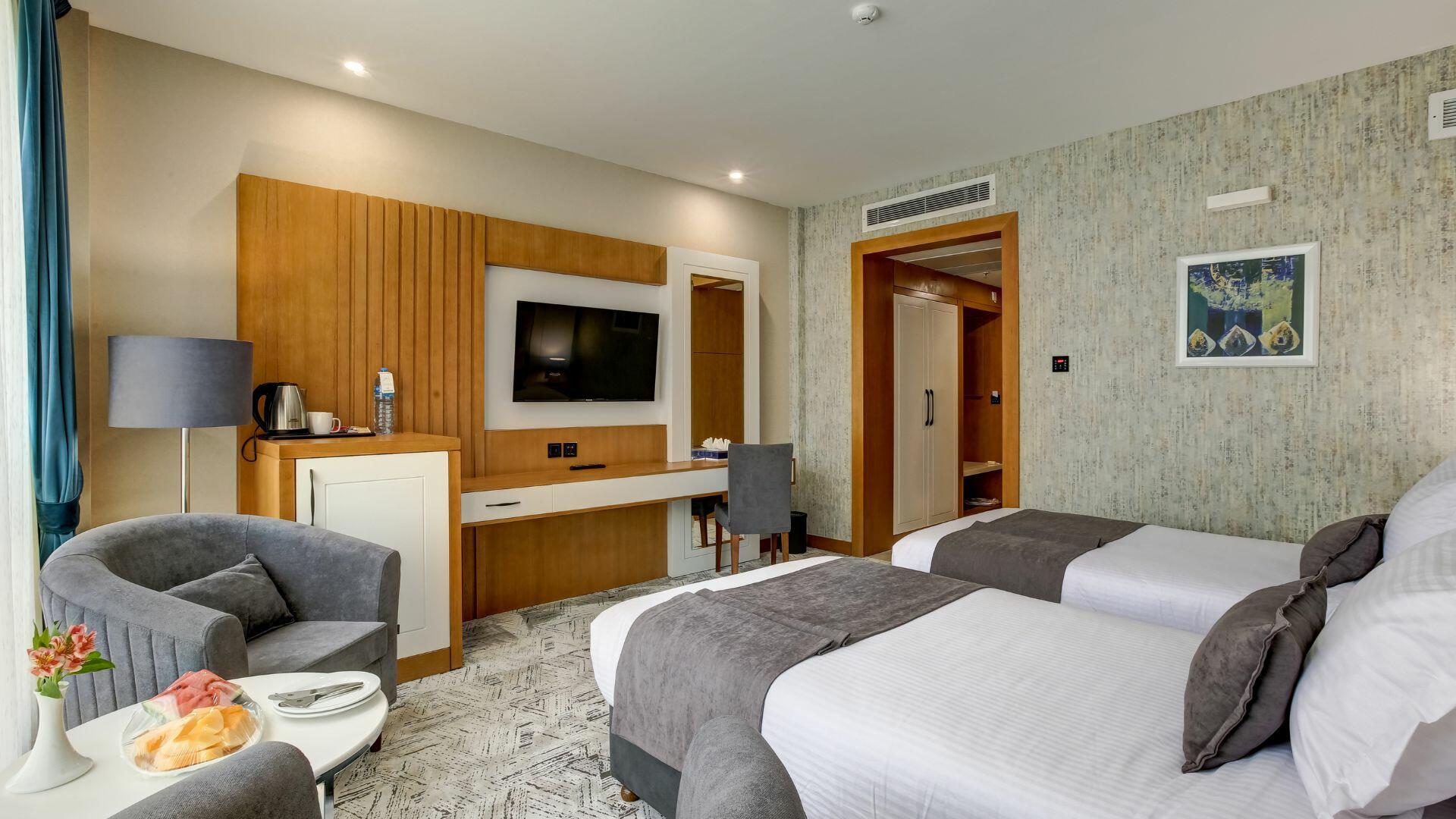 Khursheed-e-Hashtom Rauf Kowsar Hotel