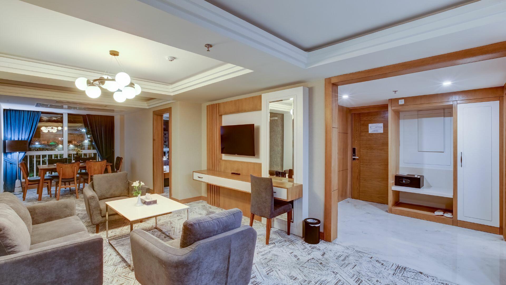 Khursheed-e-Hashtom Rauf Kowsar Hotel