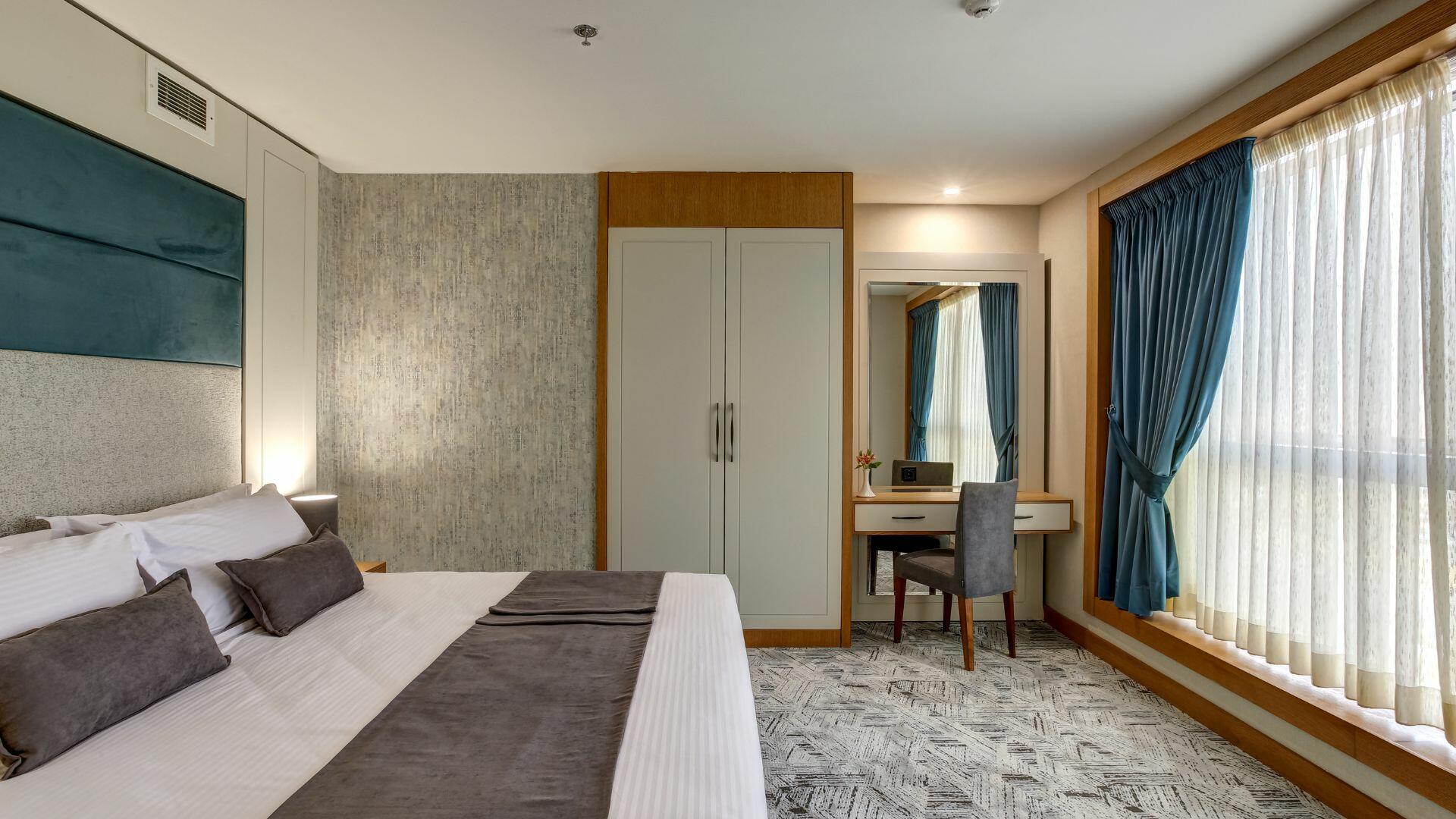 Khursheed-e-Hashtom Rauf Kowsar Hotel