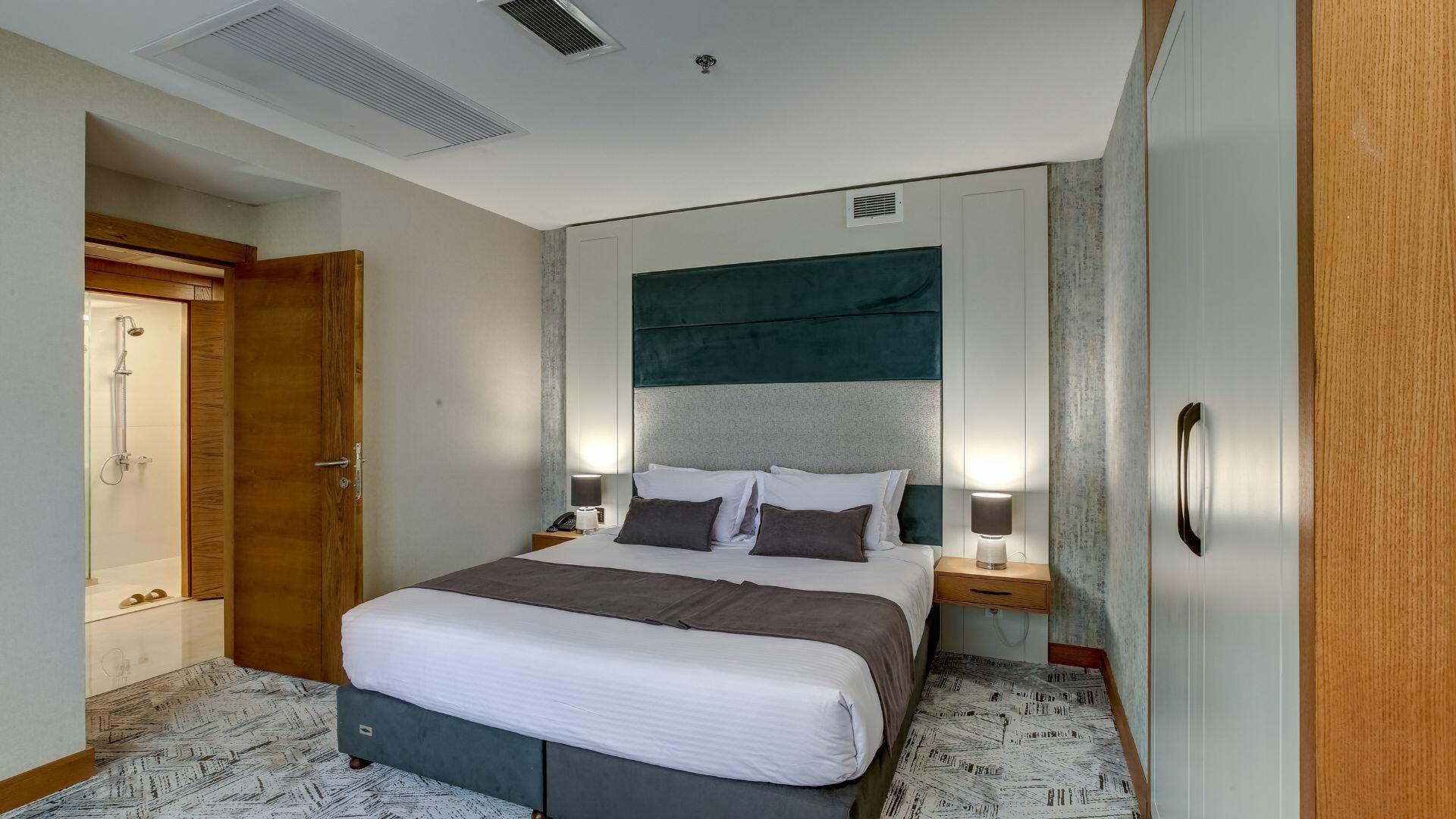 Khursheed-e-Hashtom Rauf Kowsar Hotel