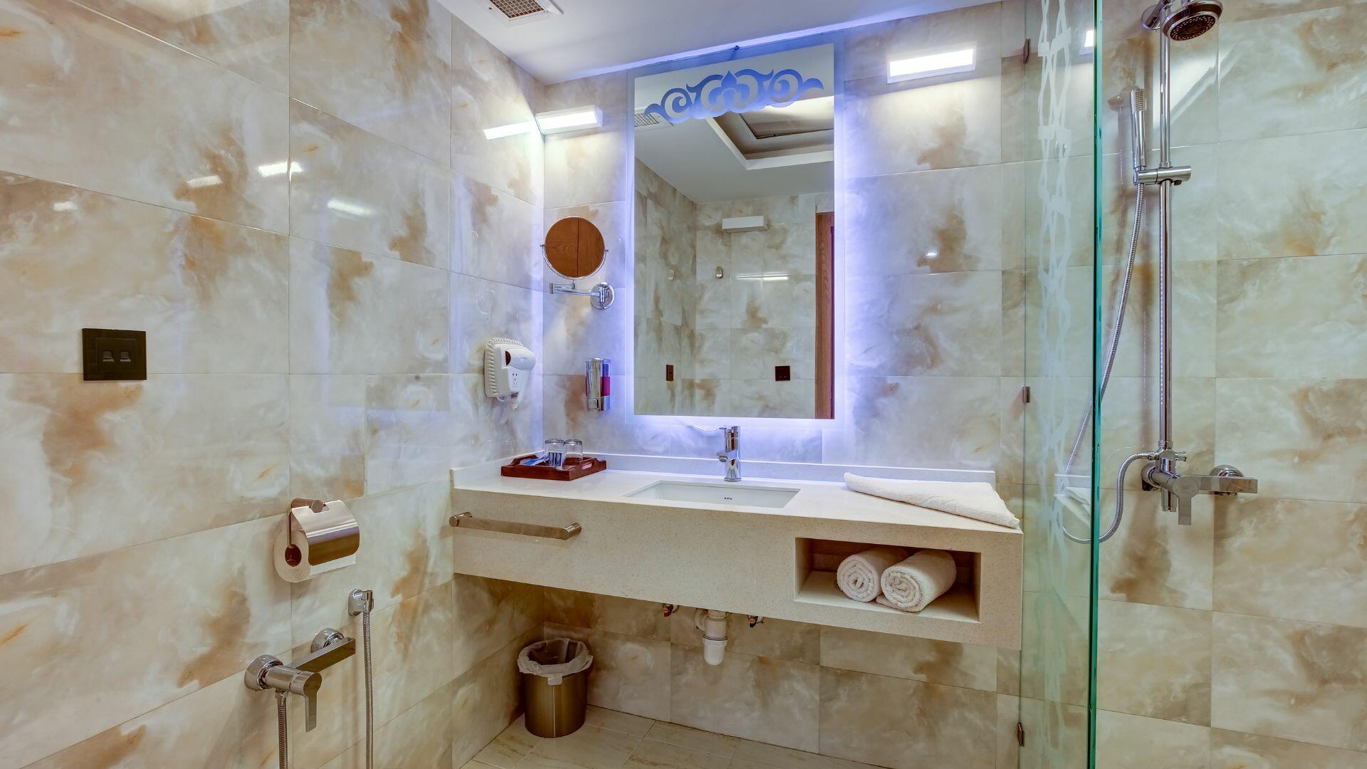 Khursheed-e-Hashtom Rauf Kowsar Hotel