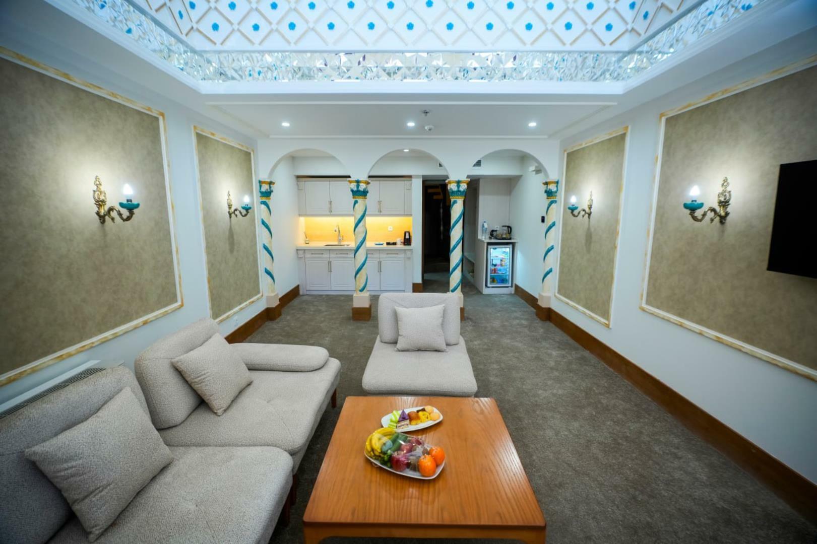 Khursheed-e-Hashtom Rauf Kowsar Hotel