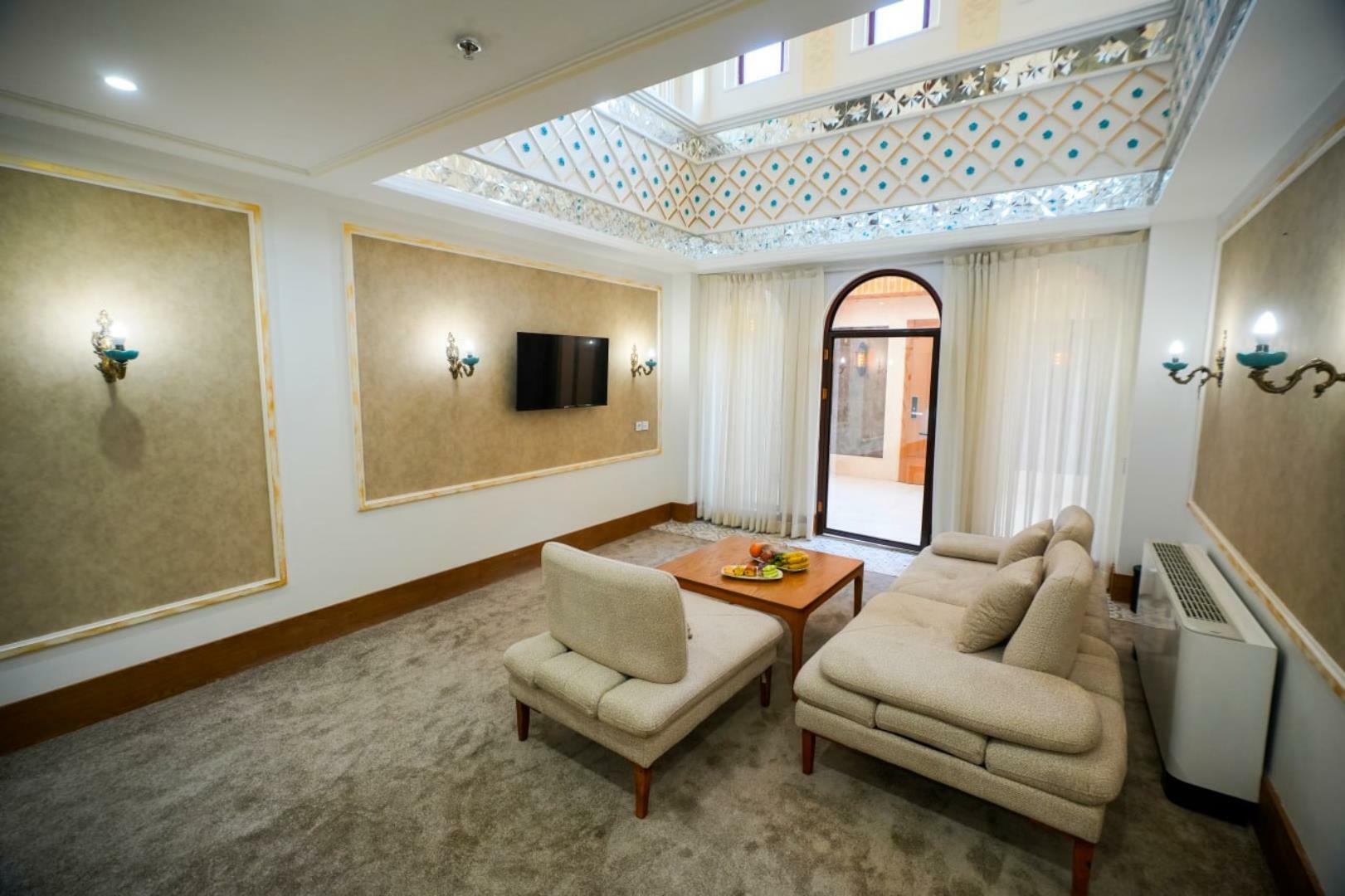 Khursheed-e-Hashtom Rauf Kowsar Hotel