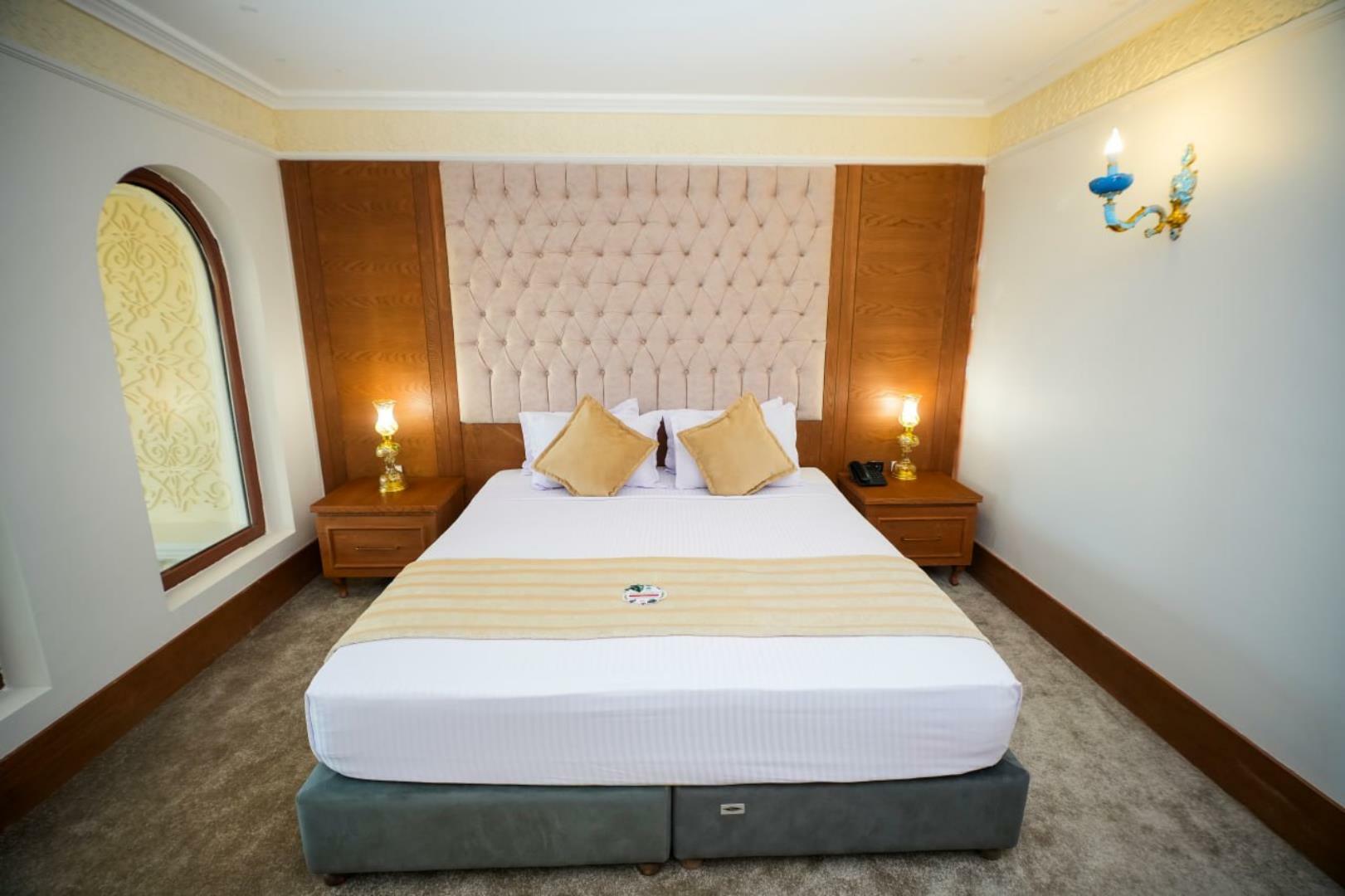 Khursheed-e-Hashtom Rauf Kowsar Hotel